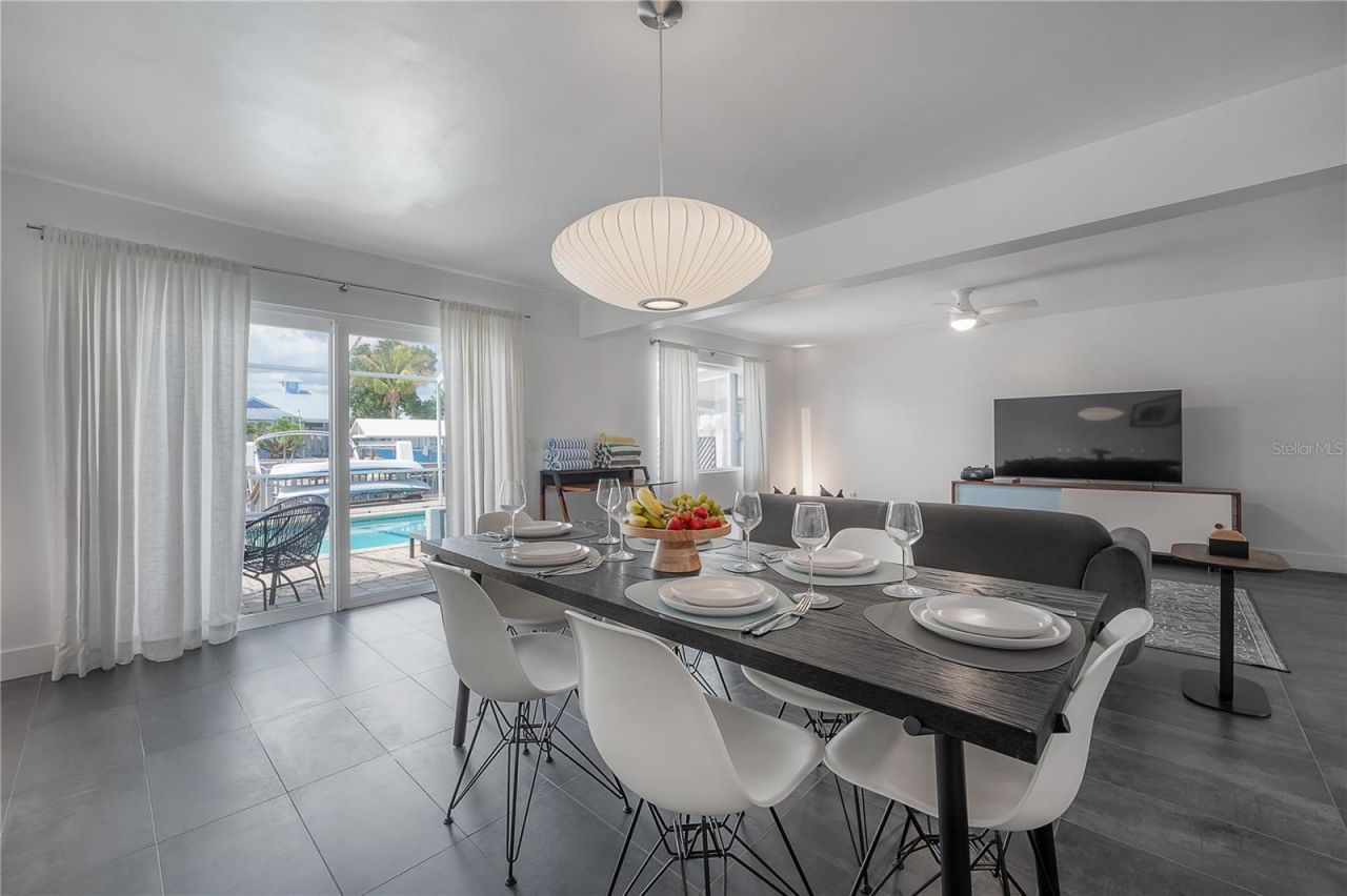 8757 Bay Pointe Drive, Tampa, FL 33615 Photo