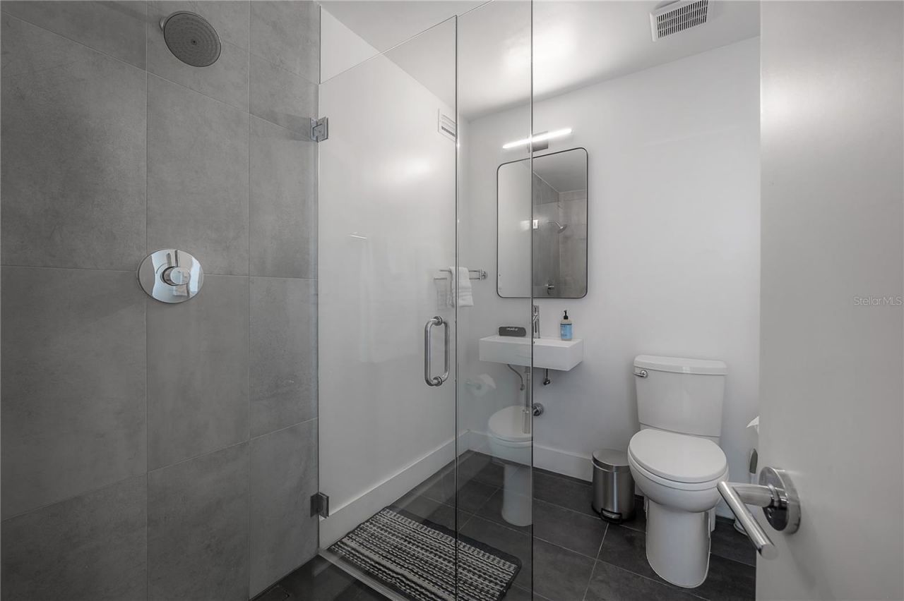 8757 Bay Pointe Drive, Tampa, FL 33615 Photo