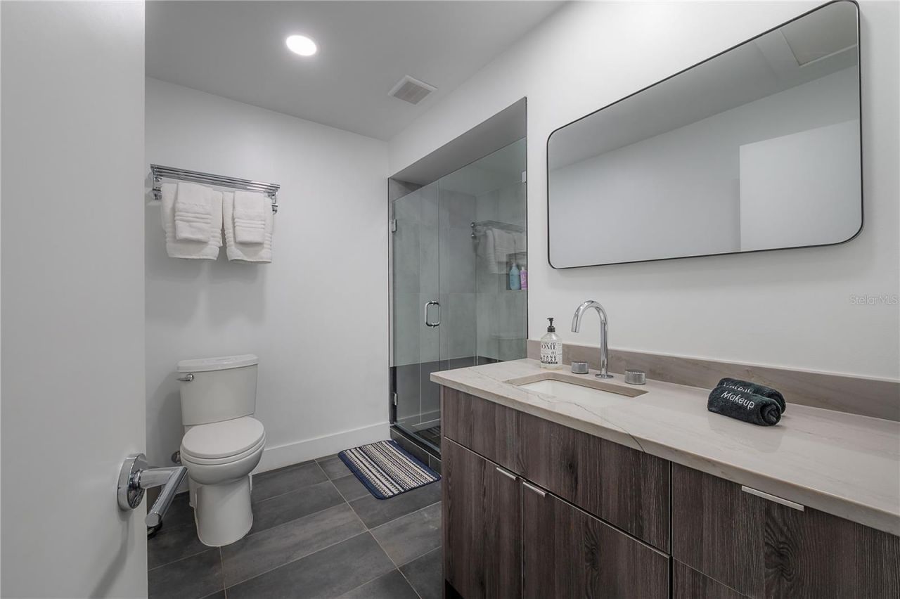 8757 Bay Pointe Drive, Tampa, FL 33615 Photo