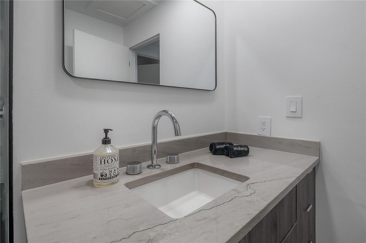 8757 Bay Pointe Drive, Tampa, FL 33615 Photo