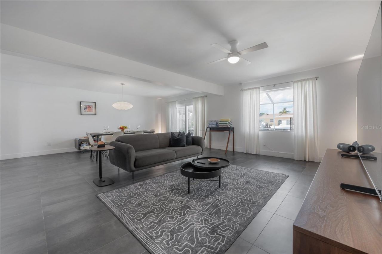 8757 Bay Pointe Drive, Tampa, FL 33615 Photo