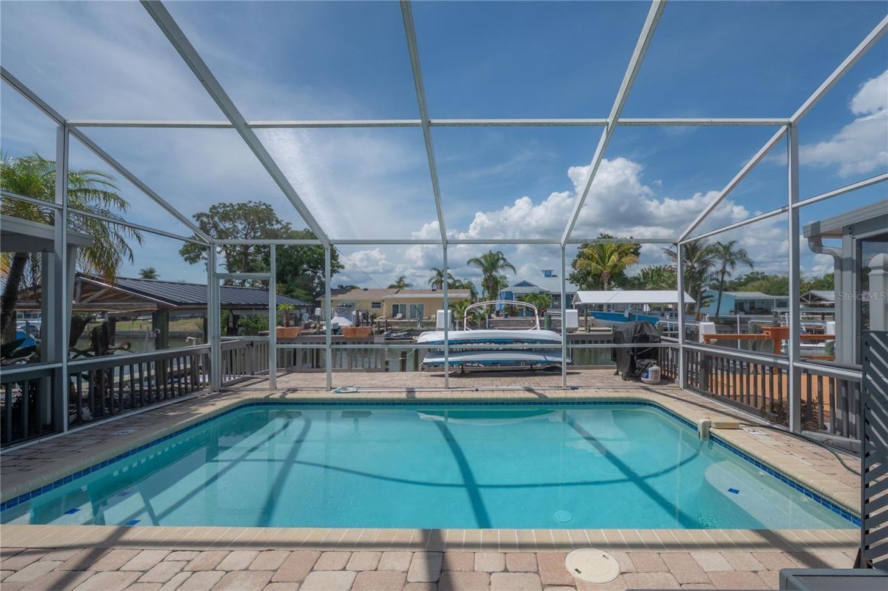 8757 Bay Pointe Drive, Tampa, FL 33615 Photo