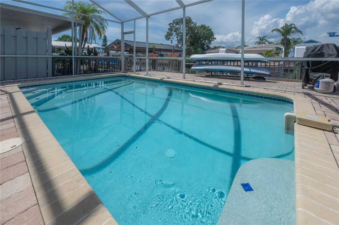 8757 Bay Pointe Drive, Tampa, FL 33615 Photo