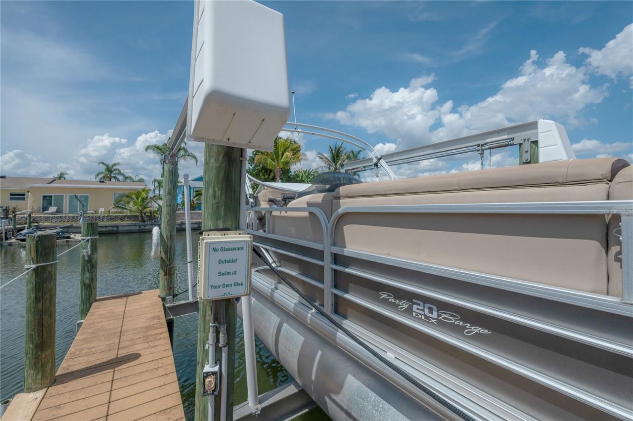 8757 Bay Pointe Drive, Tampa, FL 33615 Photo