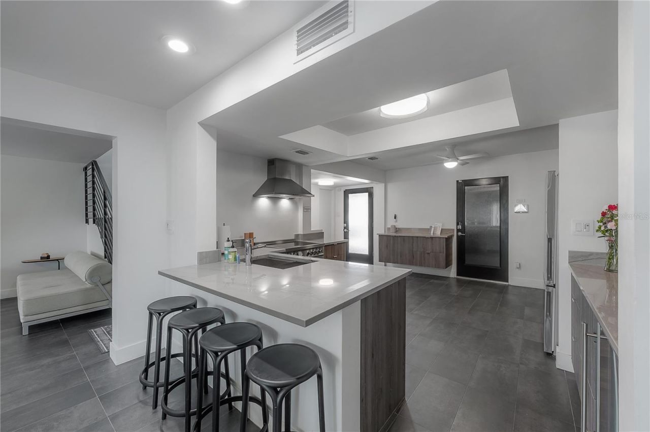 8757 Bay Pointe Drive, Tampa, FL 33615 Photo