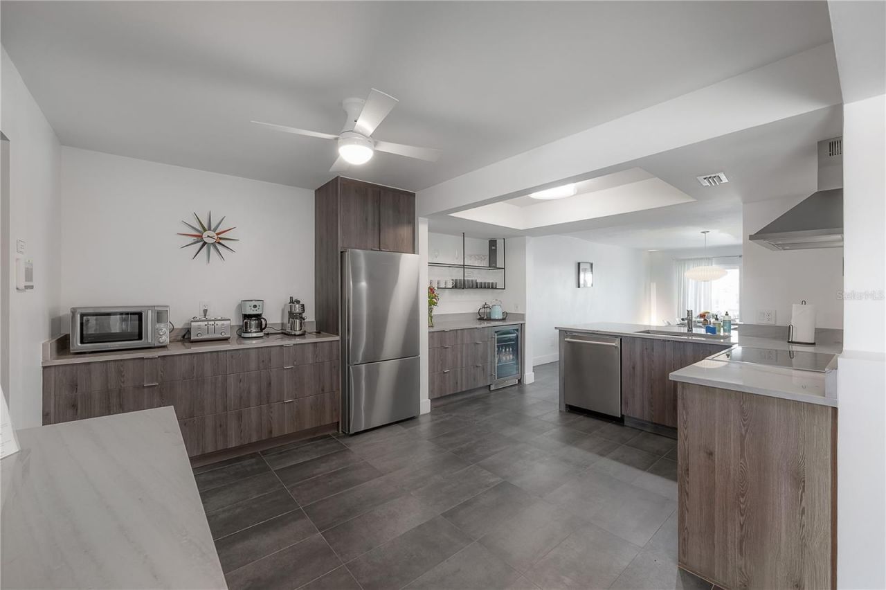 8757 Bay Pointe Drive, Tampa, FL 33615 Photo