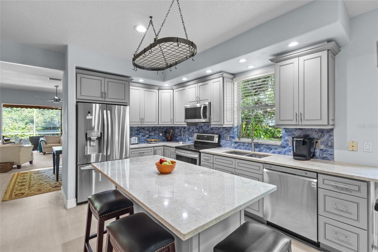 6662 Oakbrooke Circle, Bradenton, FL 34202 Photo