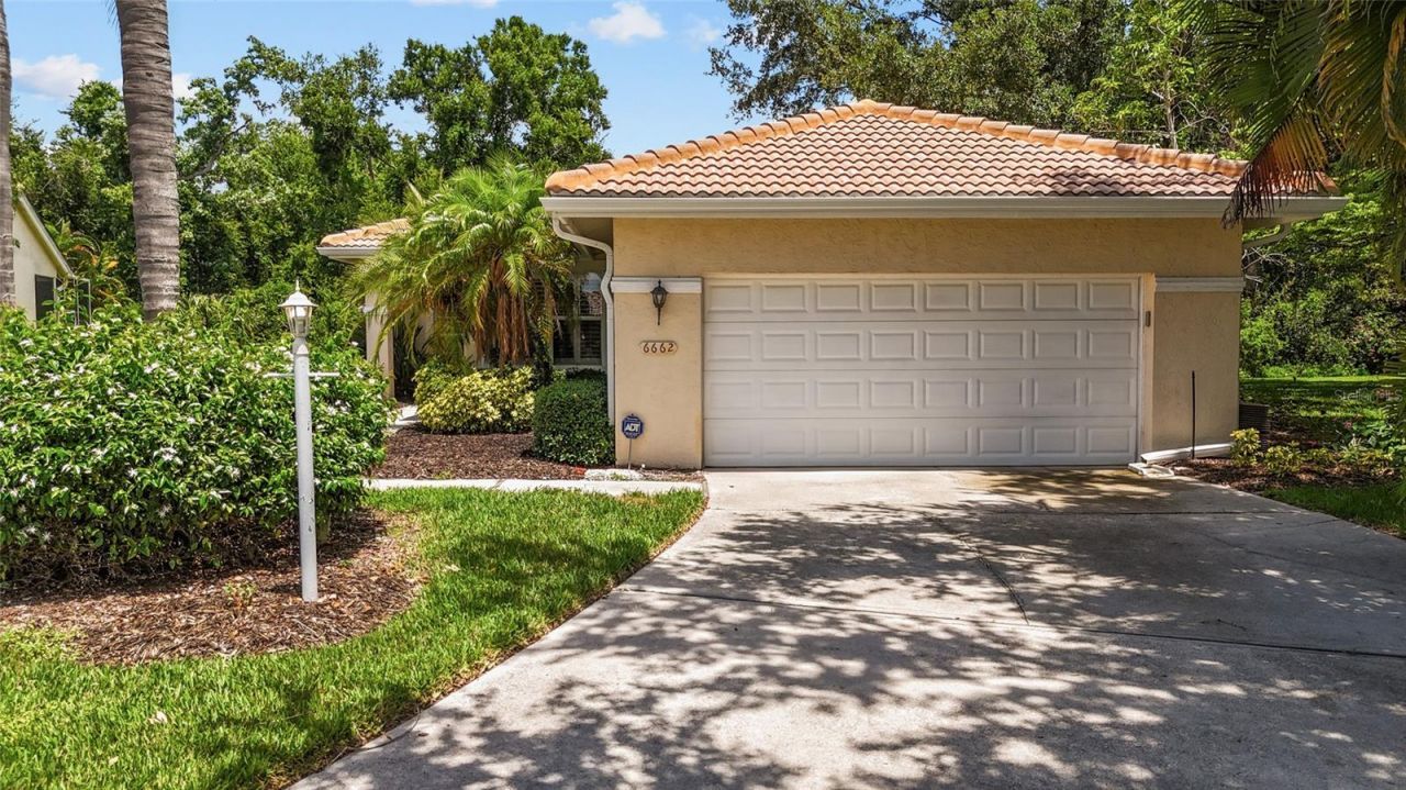 6662 Oakbrooke Circle, Bradenton, FL 34202 Photo
