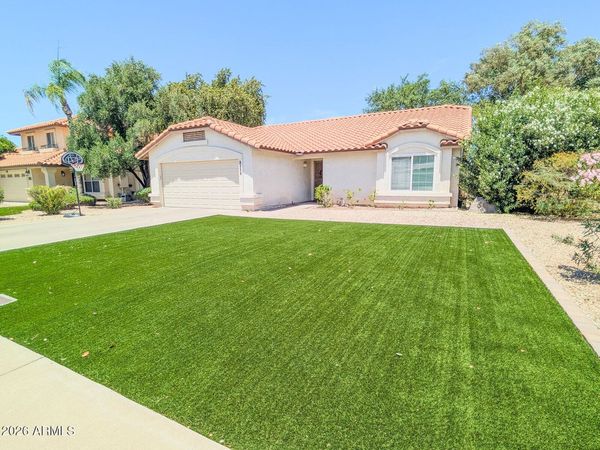 3556 E UTOPIA Road, Phoenix, AZ 85050