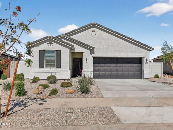 15476 W DESERT HOLLOW Drive, Surprise, AZ 85387