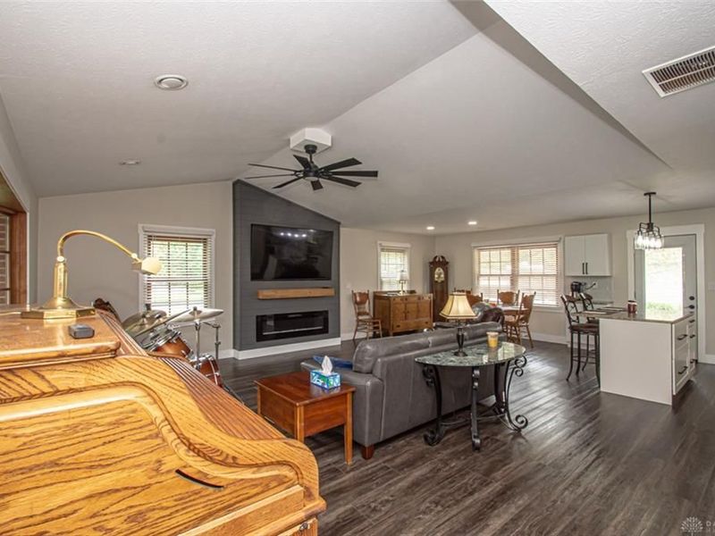 40 Lakengren Drive, Eaton, OH 45320 Photo 6