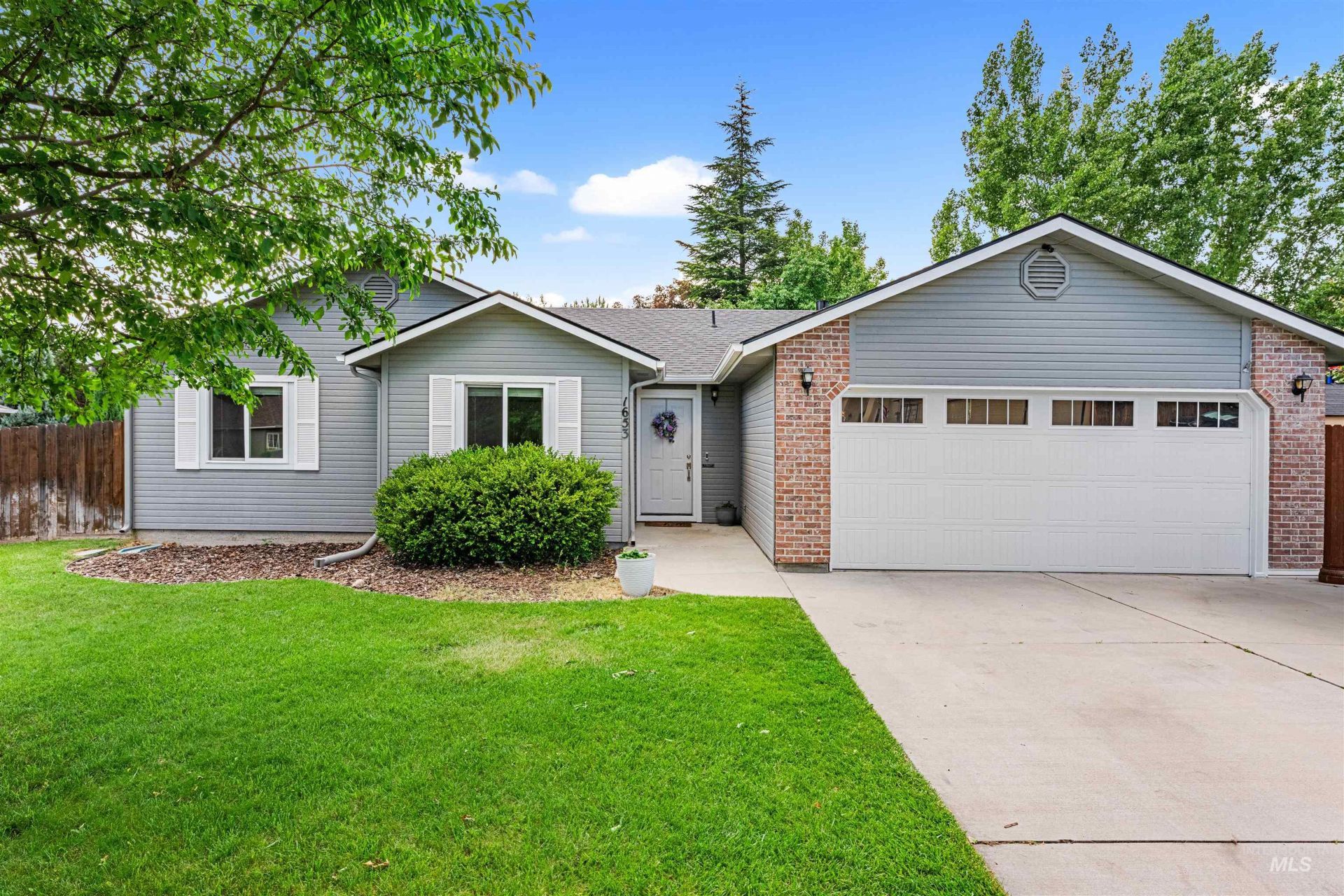 1653 N Eagle Creek Way, Eagle, ID 83616 Main Photo