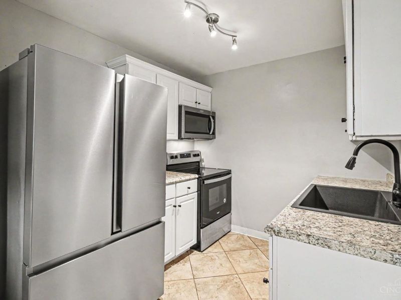 9656 Woodmill Lane, Cincinnati, OH 45231 Photo 7