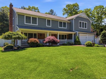 6 Sussex Lane Stony Brook, NY 11790
