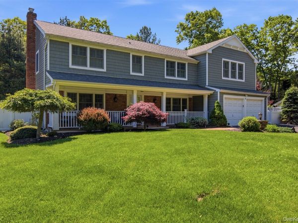 6 Sussex Lane, Stony Brook, NY 11790