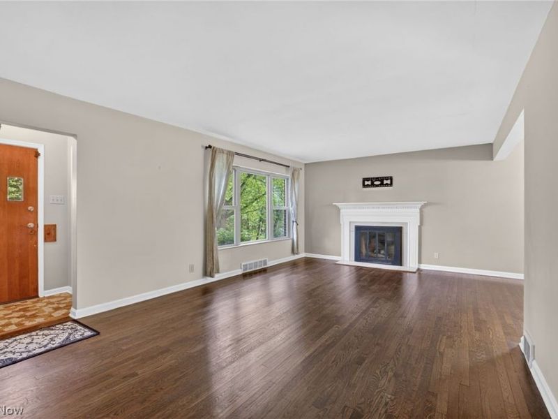 674 Upper Merriman Drive, Akron, OH 44303 Photo 4