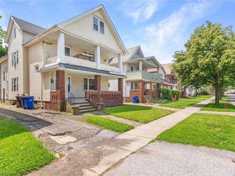 10711 Joan Avenue, Cleveland, OH 44111 Photo 2