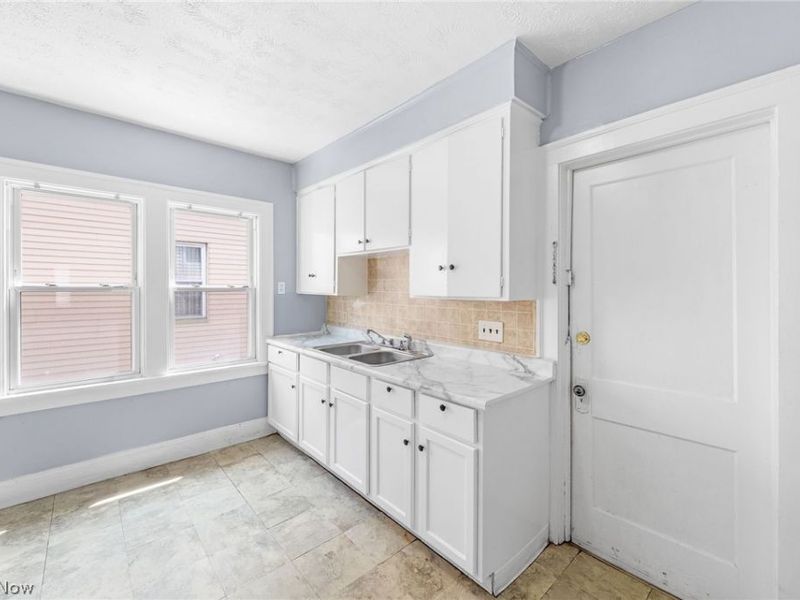 10711 Joan Avenue, Cleveland, OH 44111 Photo 21