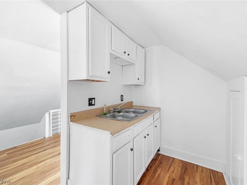 10711 Joan Avenue, Cleveland, OH 44111 Photo 27