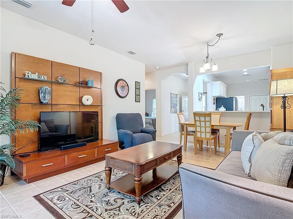 20930 Calle Cristal Ln, Unit 4, North Fort Myers, FL 33917 Photo
