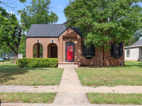 204 S Nueces Street, Coleman, TX 76834