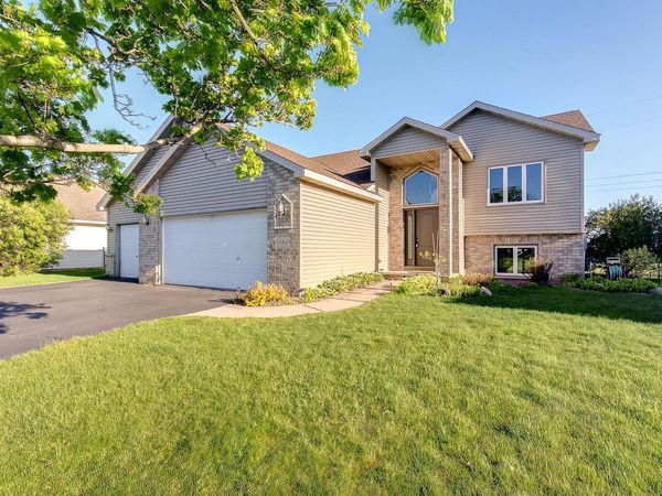 564 Monnens Avenue , Shakopee, MN 55379