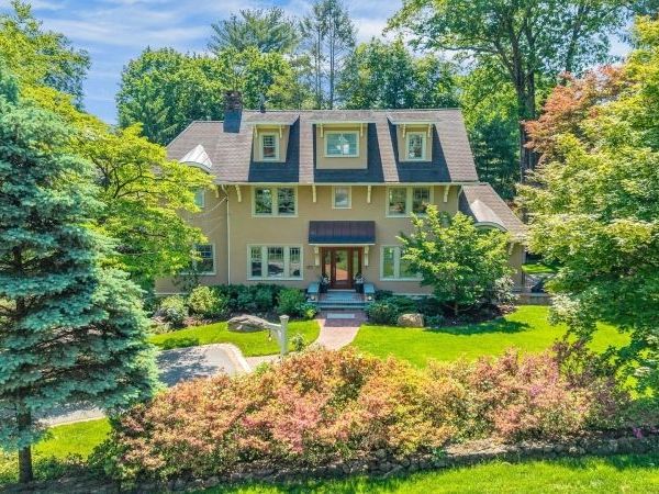74 Ball Rd, Mountain Lakes, NJ 07046