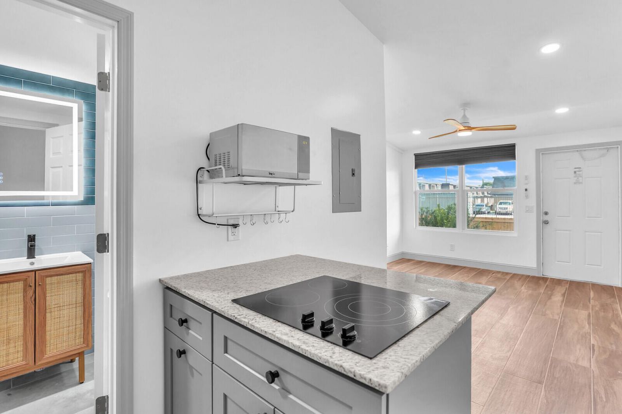 4011 36th Court, West Palm Beach, FL 33407 Photo