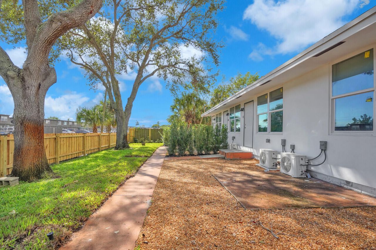 4011 36th Court, West Palm Beach, FL 33407 Photo
