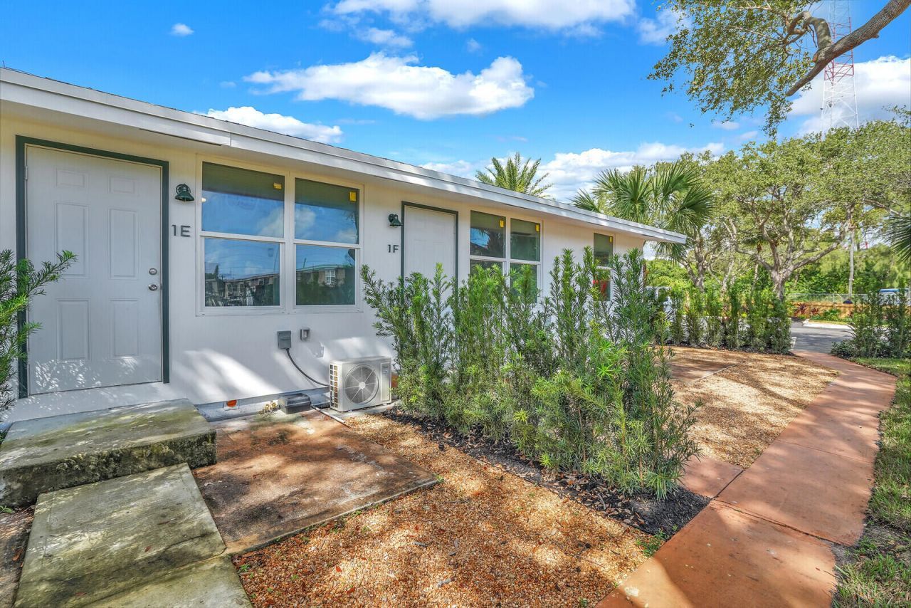 4011 36th Court, West Palm Beach, FL 33407 Photo