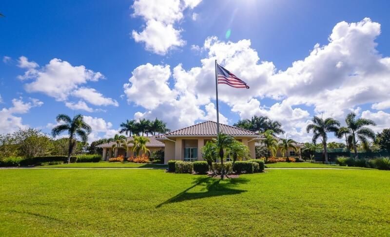 562 SW Saint Martins Cove, Port Saint Lucie, FL 34986 Photo