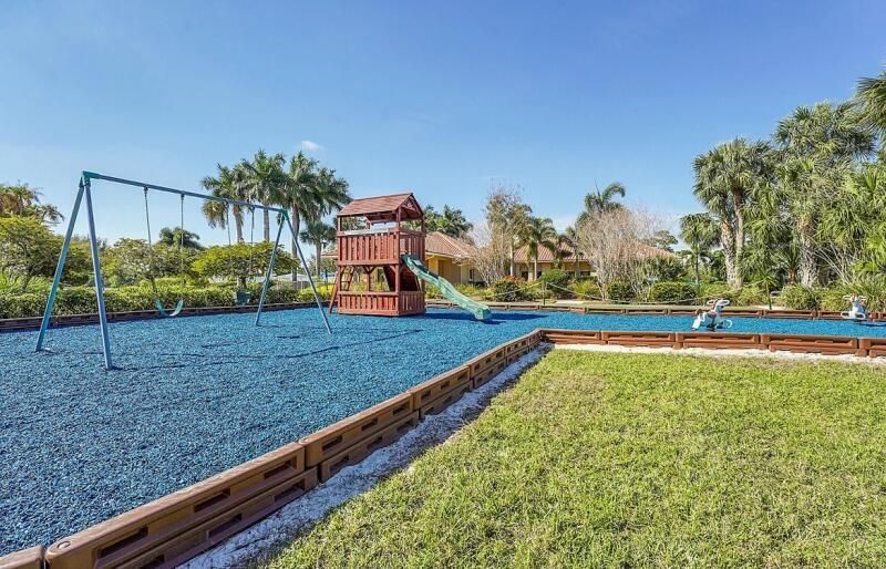 562 SW Saint Martins Cove, Port Saint Lucie, FL 34986 Photo