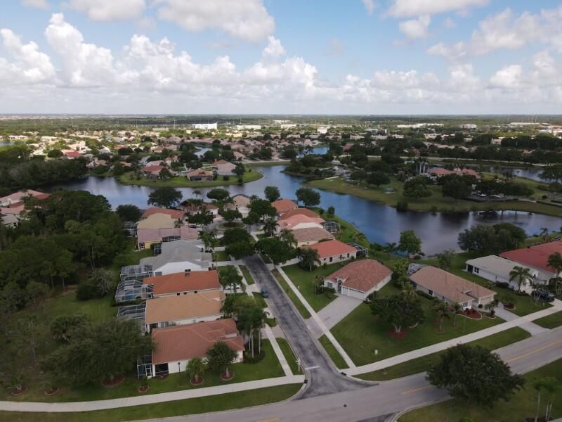 562 SW Saint Martins Cove, Port Saint Lucie, FL 34986 Photo