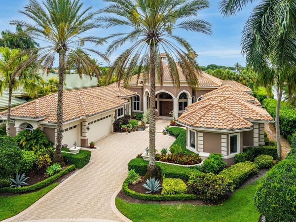 32 Saint Thomas Drive, Palm Beach Gardens, FL 33418