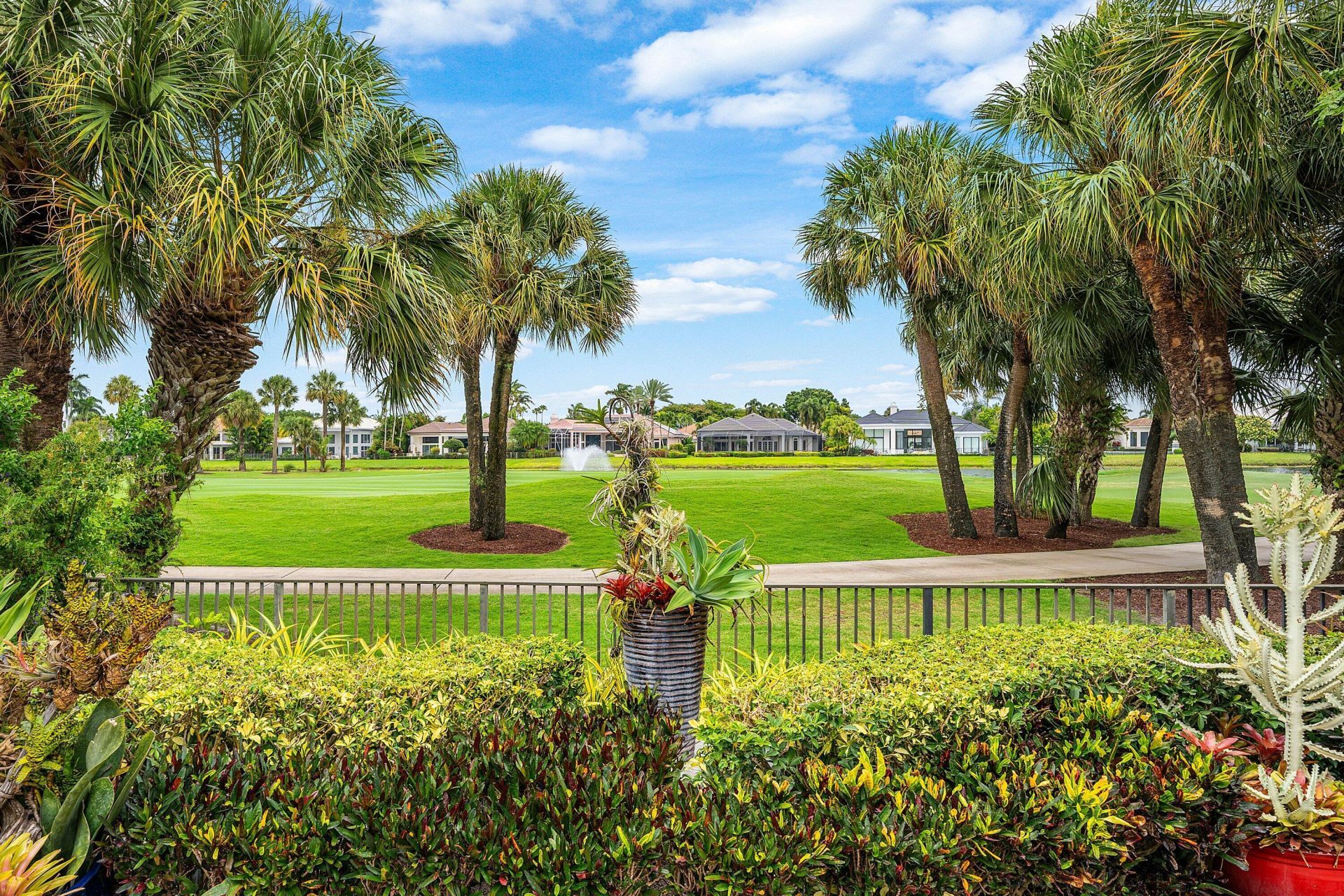 32 Saint Thomas Drive, Palm Beach Gardens, FL 33418 Photo