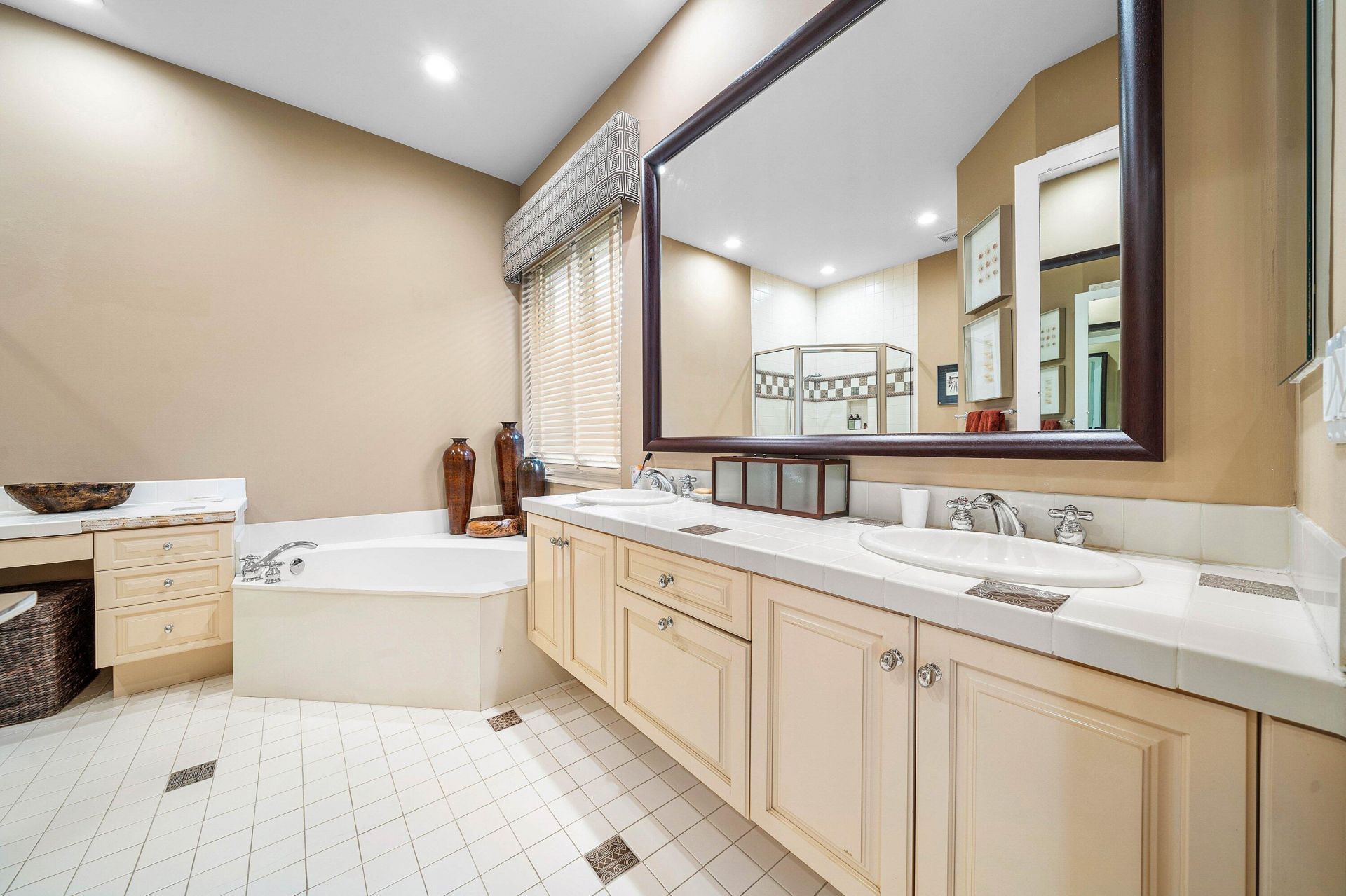 32 Saint Thomas Drive, Palm Beach Gardens, FL 33418 Photo