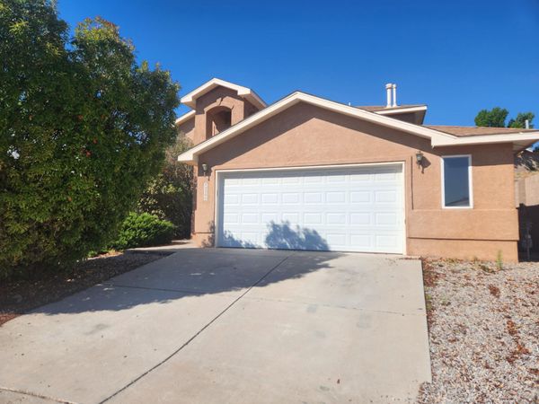 4220 Packaway Road NW, Albuquerque, NM 87114