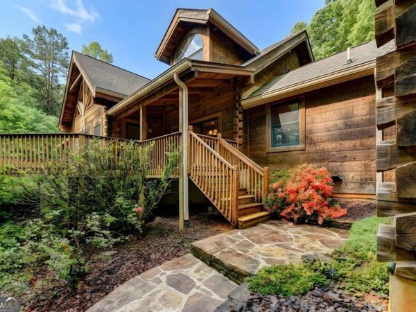 82 Walnut Grove Lane, Tiger, GA 30576