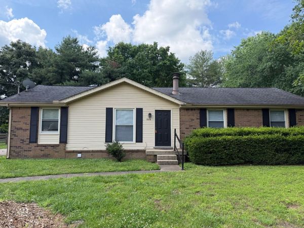 365 Welchwood Dr , Clarksville, TN 37040