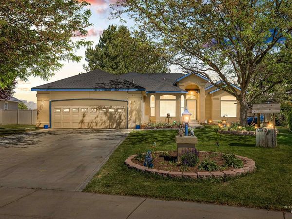 421 Morning Sun Dr, Nampa, ID 83686