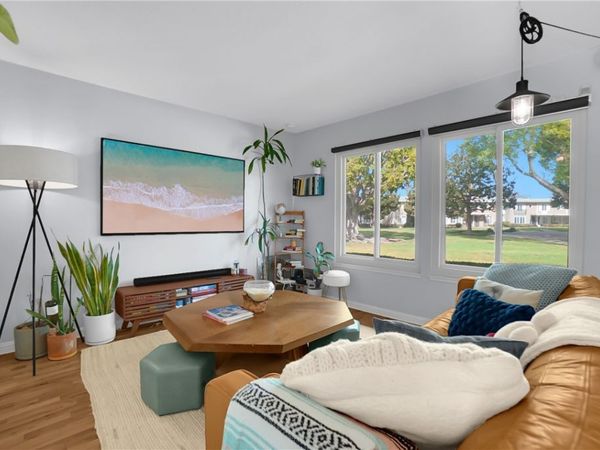 1422 Deauville Place, Costa Mesa, CA 92626