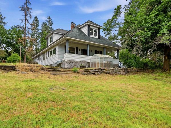 23415 E Trent Ave, Newman Lake, WA 99205