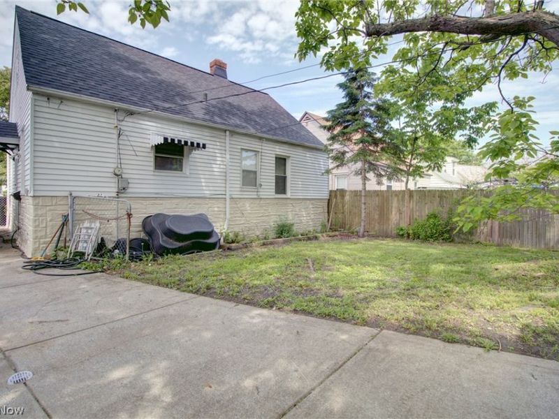 4387 W 56th Street, Cleveland, OH 44144 Photo 17