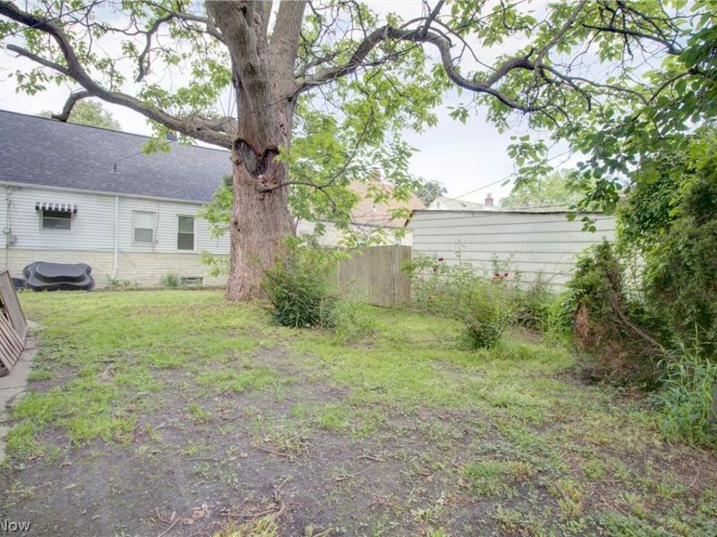 4387 W 56th Street, Cleveland, OH 44144 Photo 18