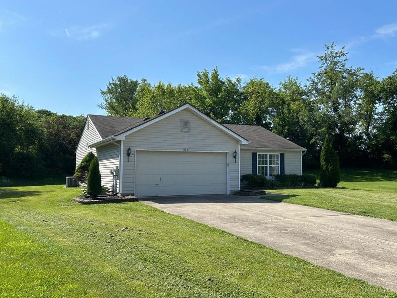 573 Hearthstone Court, Lebanon, OH 45036 Photo 2