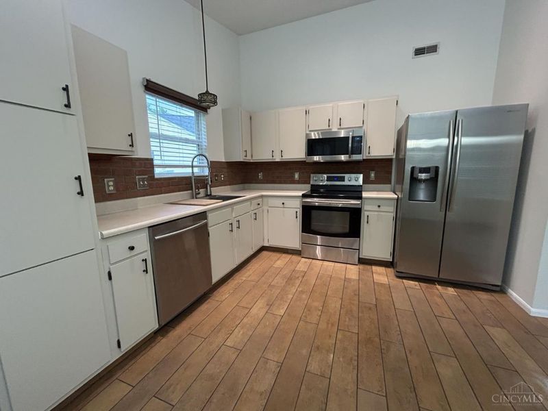 573 Hearthstone Court, Lebanon, OH 45036 Photo 6
