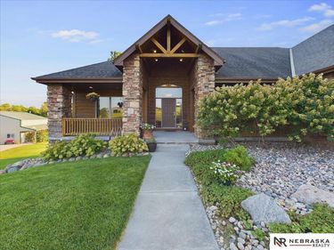 6541 Russell Emmett Court , Papillion, NE 68133