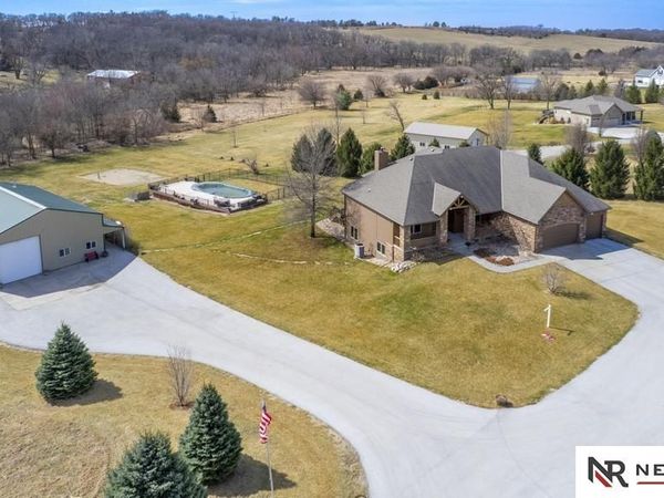 6541 Russell Emmett Court , Papillion, NE 68133