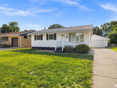 411 MANOR Street, Pekin, IL 61554