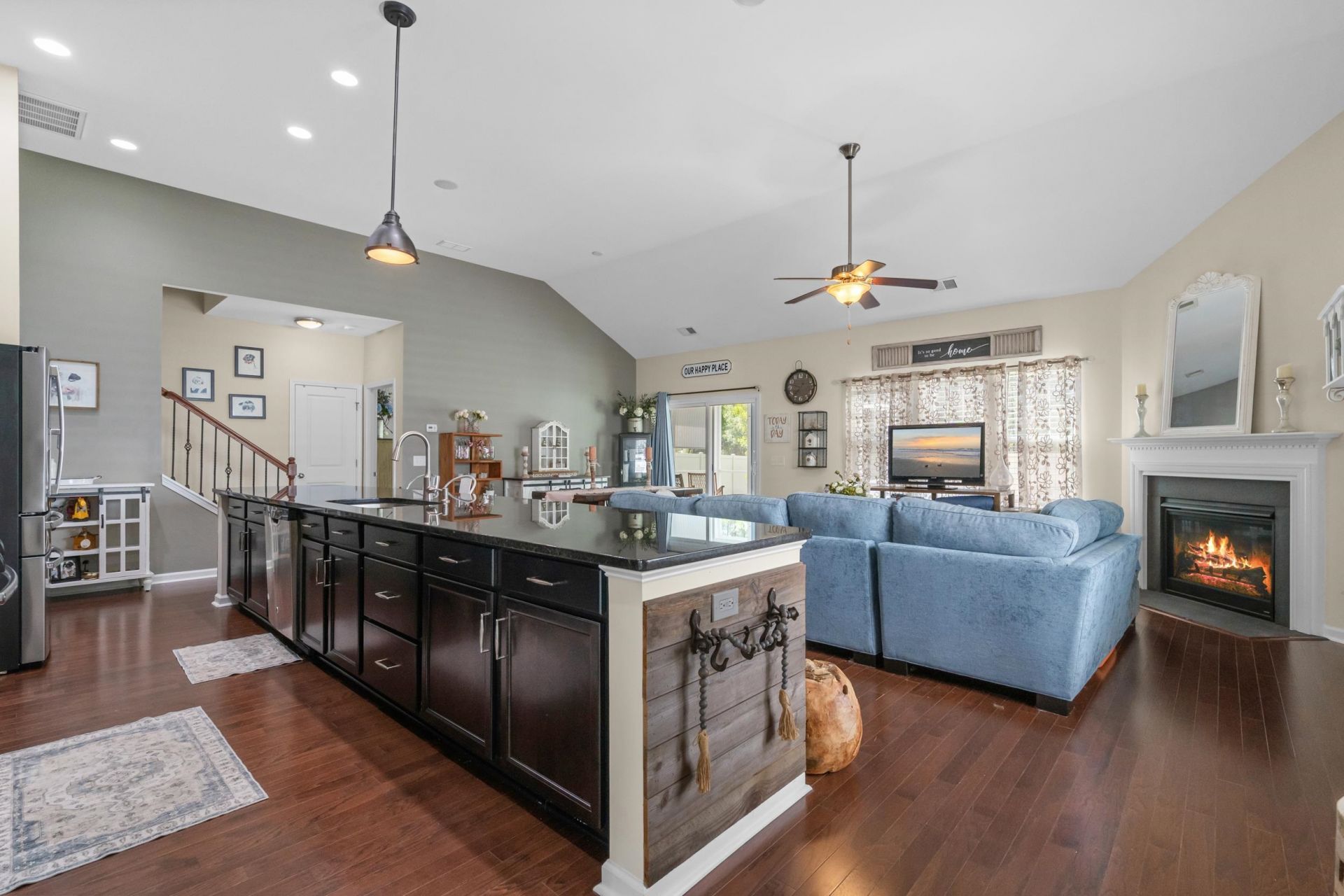3688 White Wing Circle  Photo 5